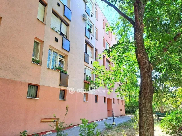Eladó lakás Szolnok 42 nm