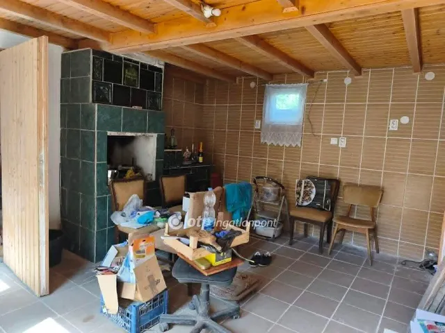 Eladó nyaraló Veresegyház 78 nm