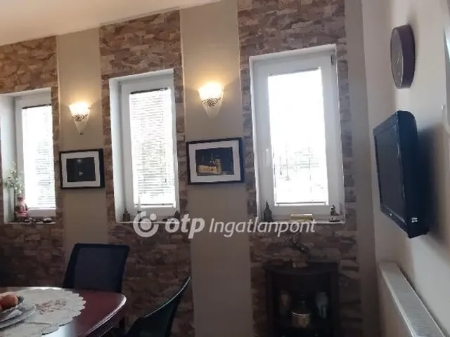 Eladó lakás Tápiószecső 73 nm