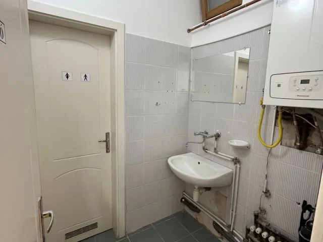 Eladó kereskedelmi és ipari ingatlan Debrecen 75 nm