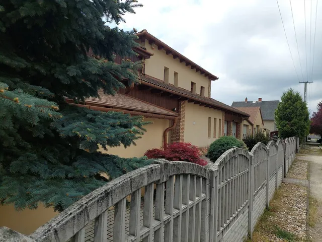 Eladó ház Tát 170 nm