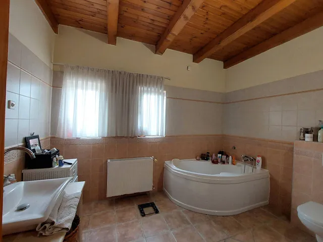 Eladó ház Tát 170 nm