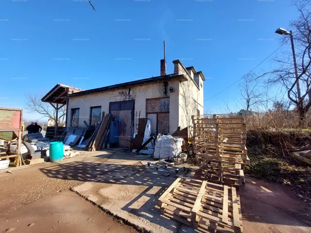 Eladó kereskedelmi és ipari ingatlan Tokodaltáró 3969 nm