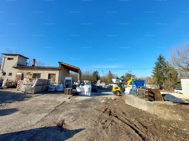 Eladó kereskedelmi és ipari ingatlan Tokodaltáró 3969 nm