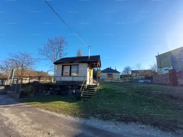 Eladó kereskedelmi és ipari ingatlan Tokodaltáró 3969 nm