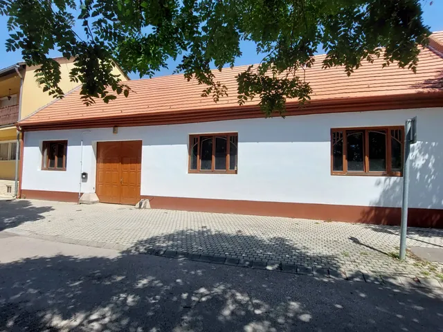 Eladó ház Esztergom 180 nm