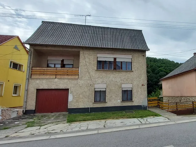 Eladó ház Mogyorósbánya 165 nm