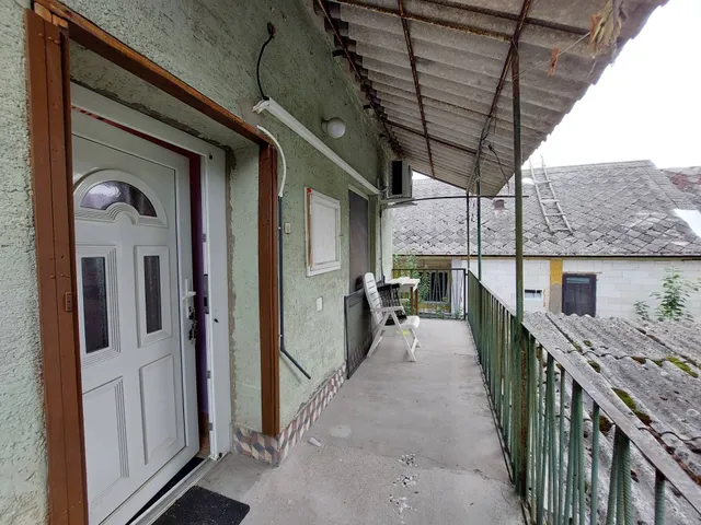 Eladó ház Bajót 88 nm