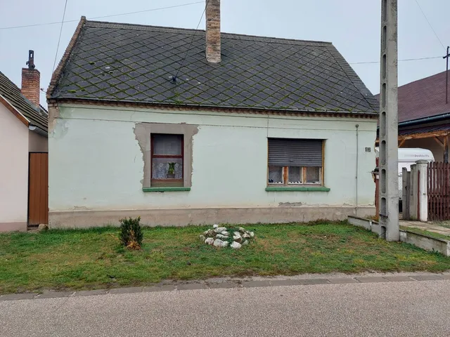 Eladó ház Tokod 30 nm