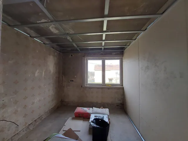 Eladó lakás Tát 45 nm