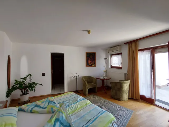 Kiadó ház Esztergom 100 nm
