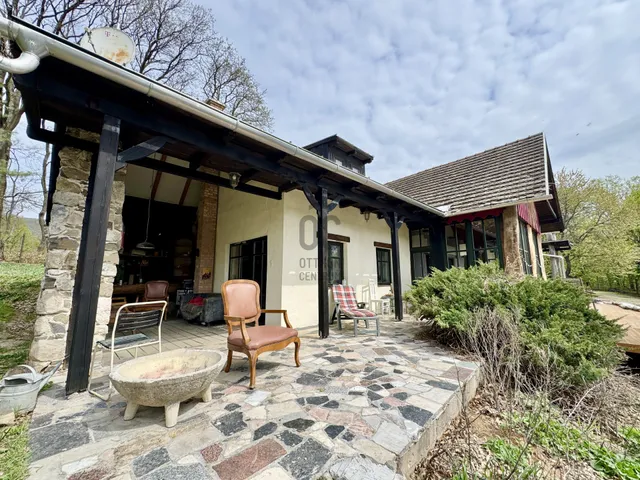 Eladó ház Szentendre, Dömörkapu 243 nm