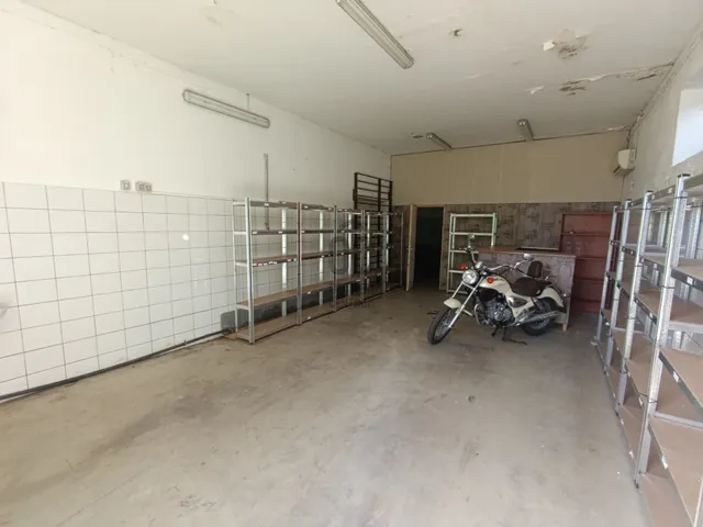 Kiadó kereskedelmi és ipari ingatlan Budapest XXI. kerület, Ófalu 170 nm