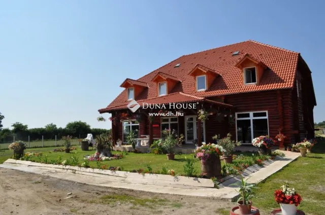 Eladó kereskedelmi és ipari ingatlan Mezőpeterd 764 nm