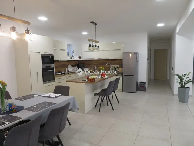 Eladó ház Biatorbágy 315 nm