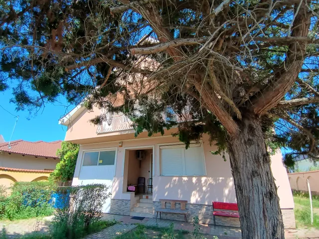 Eladó ház Debrecen, Gerébytelep 270 nm