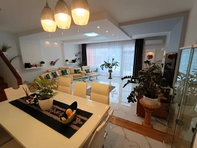 Eladó ház Debrecen, Akadémiakert, Tessedik Sámuel 102 nm