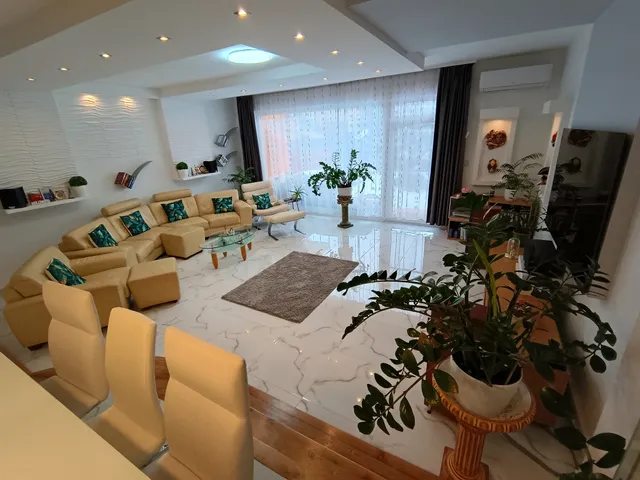 Eladó ház Debrecen, Akadémiakert, Tessedik Sámuel 102 nm