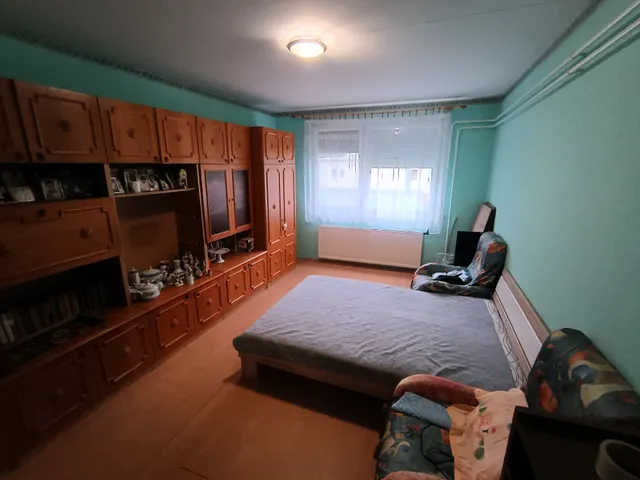 Eladó lakás Debrecen, Vezér út 60 nm