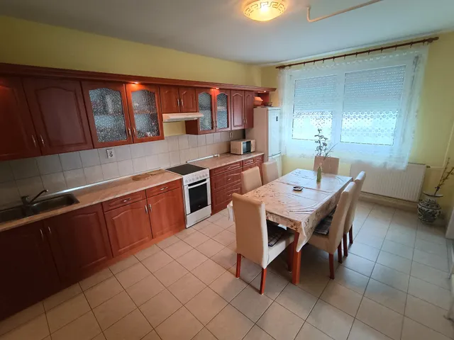 Eladó lakás Debrecen, Újkert, Kartács 73 nm