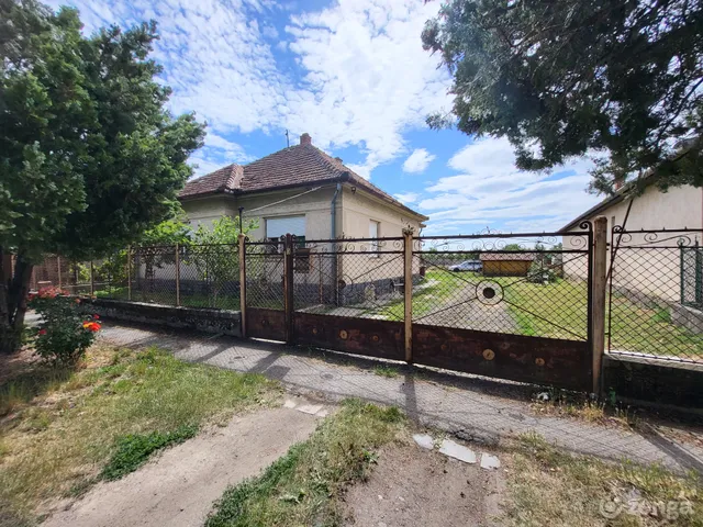 Eladó ház Csány 96 nm