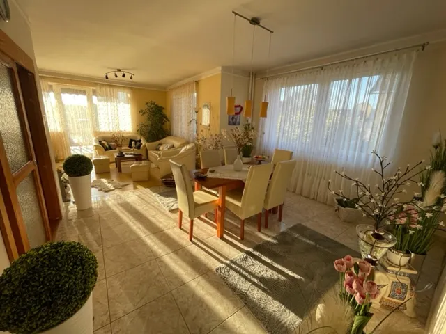 Eladó ház Tata, 6 210 nm