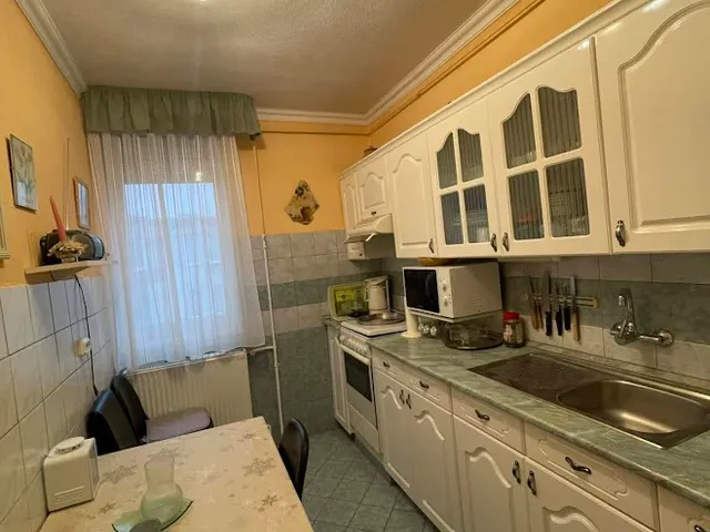 Eladó lakás Tatabánya, Ságvári-lakótelep 55 nm