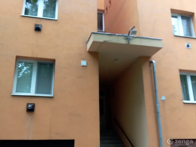 Kiadó garázs Debrecen, Egyetemváros, Poroszlay 33 15 nm