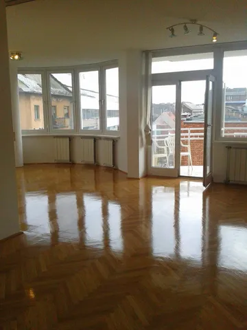Kiadó lakás Budapest II. kerület, Medve utca 141 nm