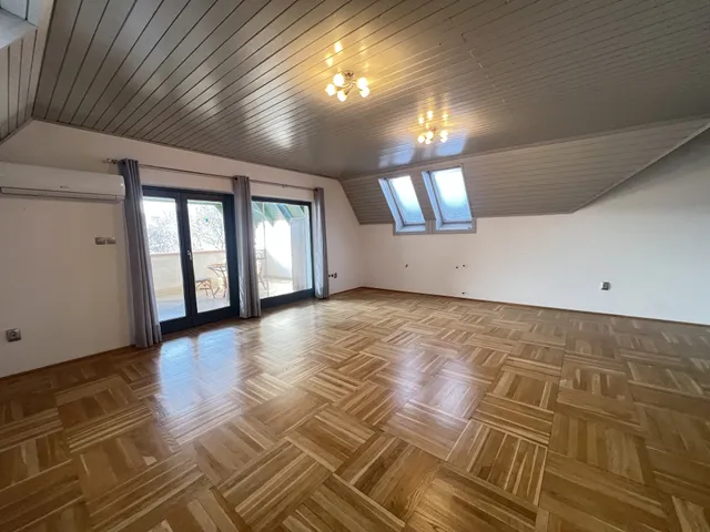 Kiadó lakás Budapest III. kerület 185 nm