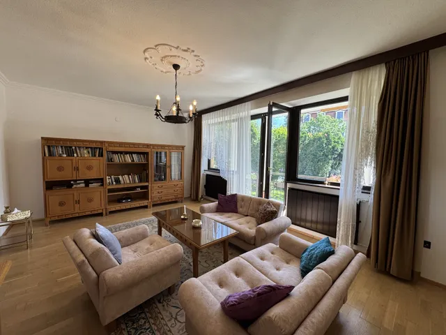 Kiadó lakás Budapest XI. kerület, Gellérthegy 113 nm