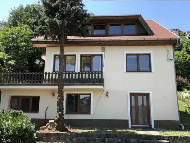 Kiadó ház Budapest II. kerület, Máriaremete 220 nm