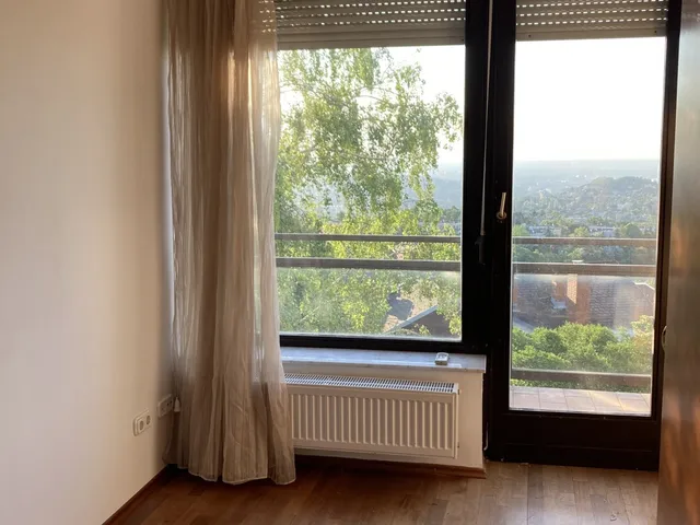 Kiadó ház Budapest XII. kerület, Magasút 200 nm