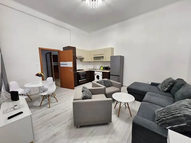 Kiadó lakás Budapest VII. kerület, Dohány utca 43 nm