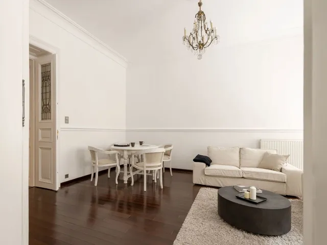 Kiadó lakás Budapest VI. kerület, Hajós utca 89 nm