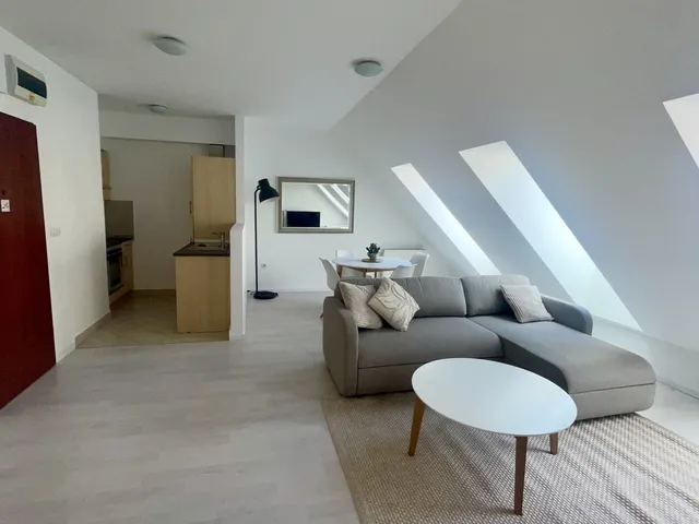 Kiadó lakás Budapest VII. kerület, Holló utca 42 nm