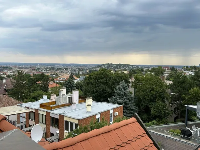 Kiadó lakás Budapest XII. kerület, Mártonhegy, Ormódi utca 160 nm