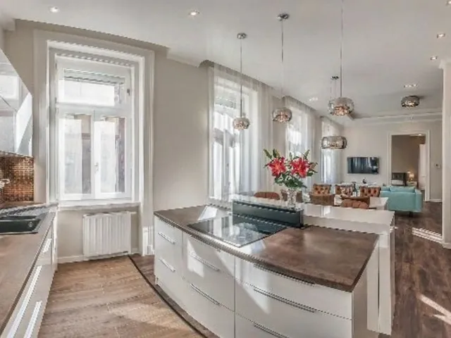 Kiadó lakás Budapest VI. kerület, Benczúr utca 114 nm