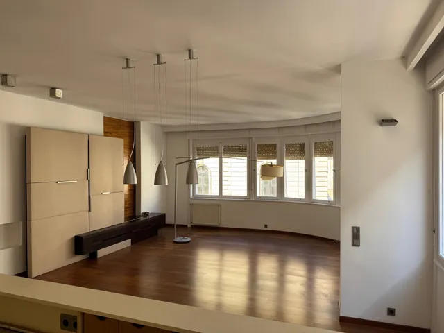 Kiadó lakás Budapest V. kerület, Petőfi Sándor utca 120 nm