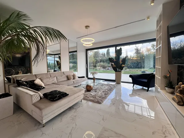 Kiadó lakás Budapest III. kerület, Királyok útja 300 nm