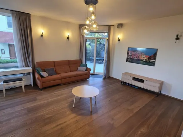 Kiadó lakás Budapest XII. kerület, Trencséni utca 130 nm