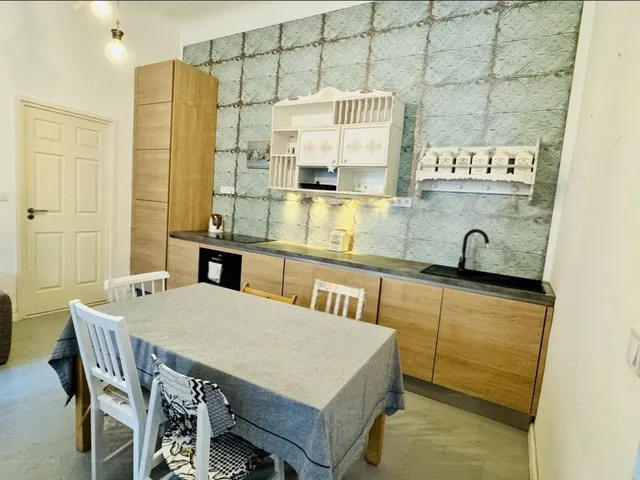 Kiadó lakás Budapest I. kerület, Batthyány utca 54 nm