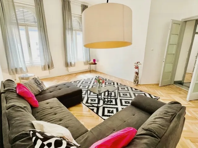 Kiadó lakás Budapest V. kerület, Váci utca 75 nm