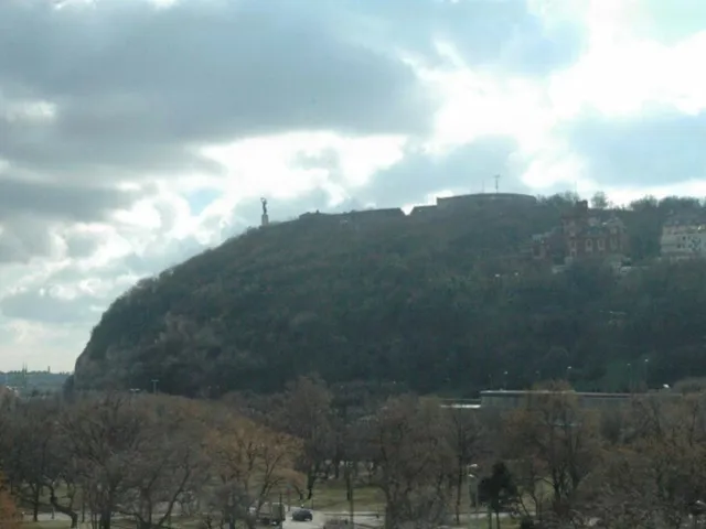 Kiadó lakás Budapest I. kerület, Attila út 80 nm