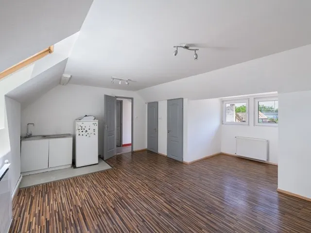 Kiadó ház Budapest XV. kerület 130 nm