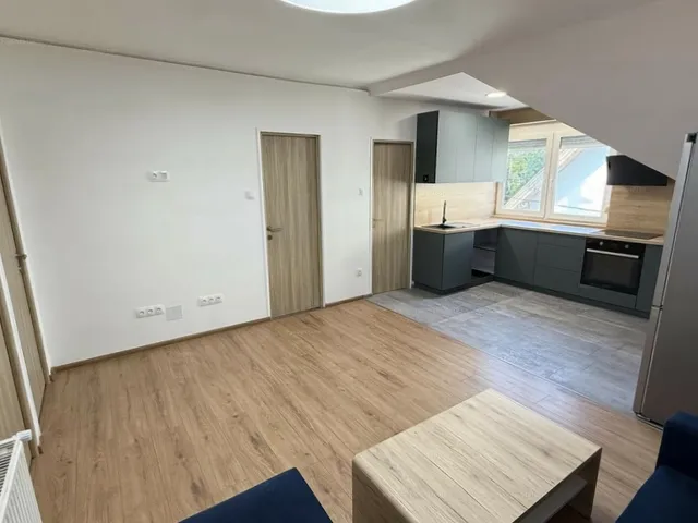 Kiadó lakás Budapest XVIII. kerület, Honvéd utca 92 nm