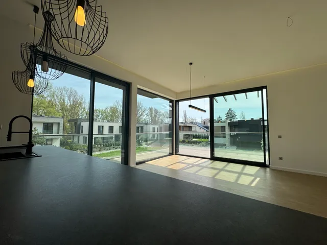 Kiadó lakás Budapest III. kerület, Királyok útja 96 nm