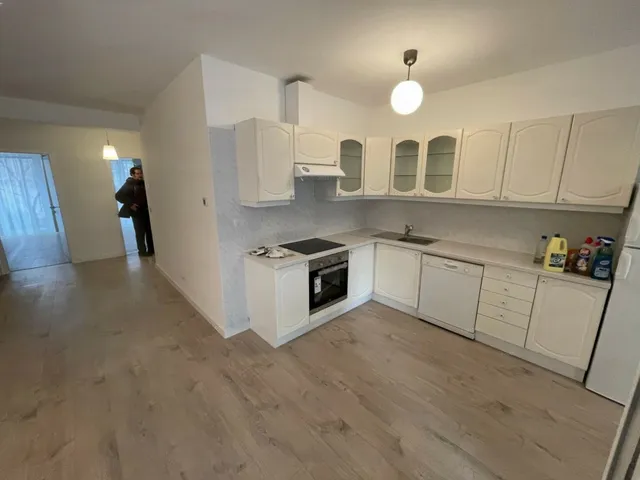 Kiadó lakás Budapest XI. kerület, Ulászló utca 100 nm