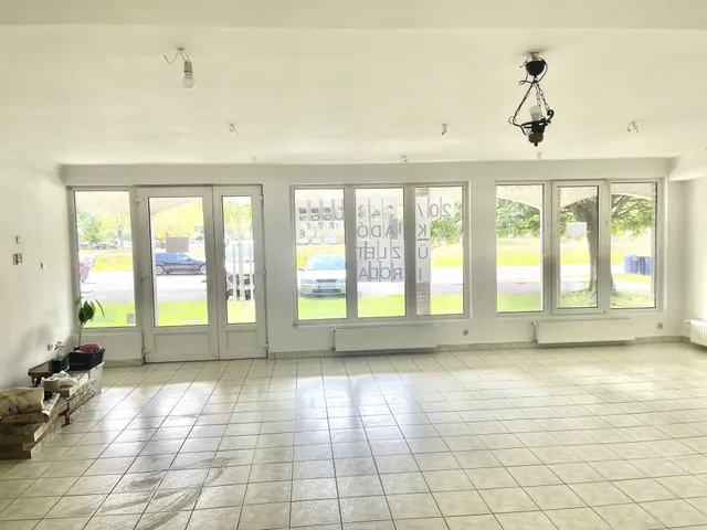 Kiadó kereskedelmi és ipari ingatlan Budapest XIV. kerület, Gvadányi utca 84 nm
