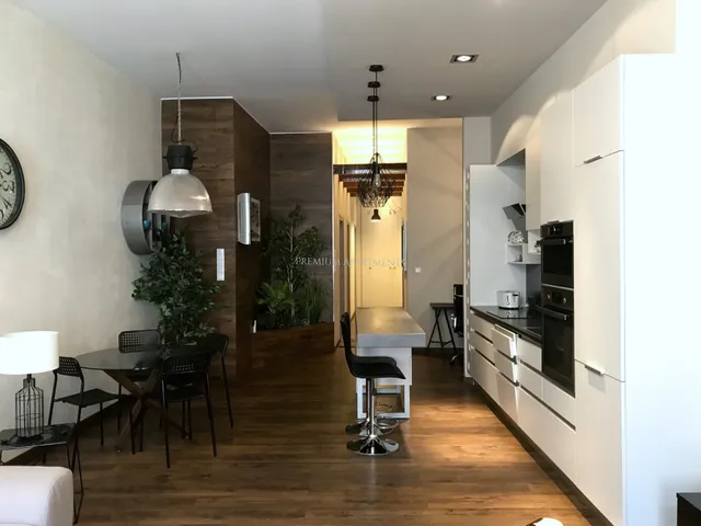 Kiadó lakás Budapest V. kerület, Petőfi Sándor utca 81 nm